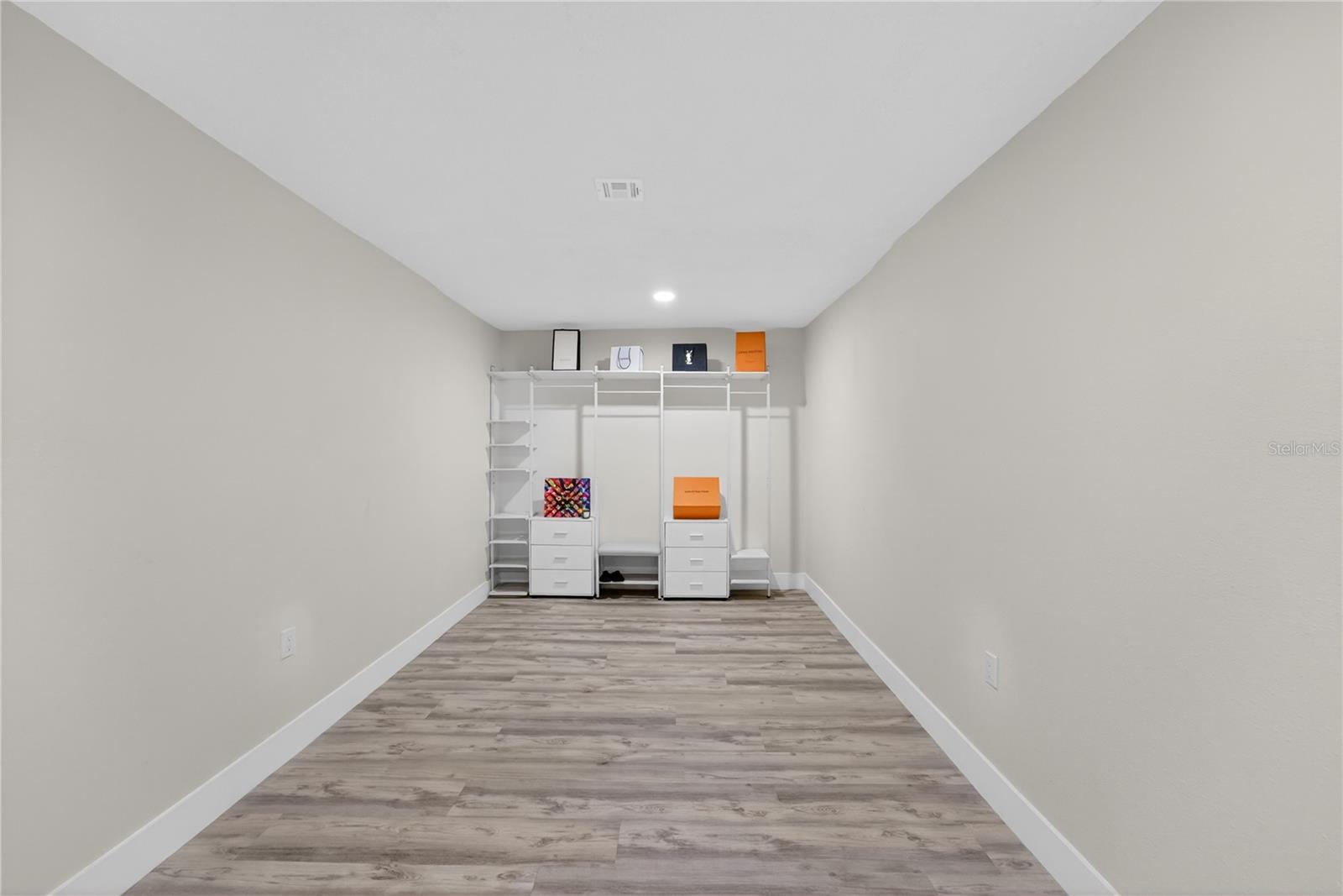 Image 38 of 58 For 305 Sweetwater Club Circle