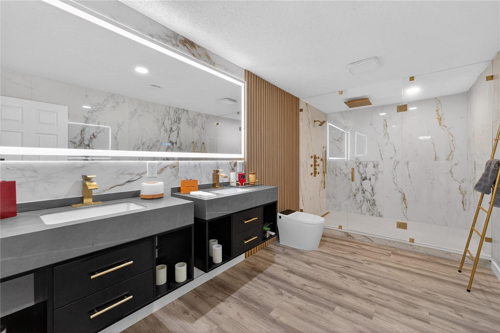 Image 41 of 58 For 305 Sweetwater Club Circle