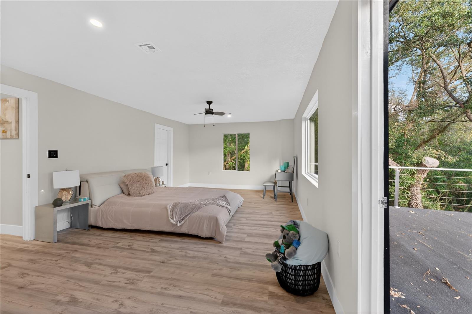 Image 43 of 58 For 305 Sweetwater Club Circle