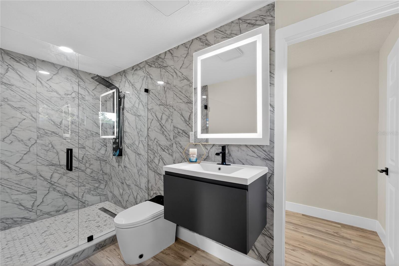 Image 45 of 58 For 305 Sweetwater Club Circle