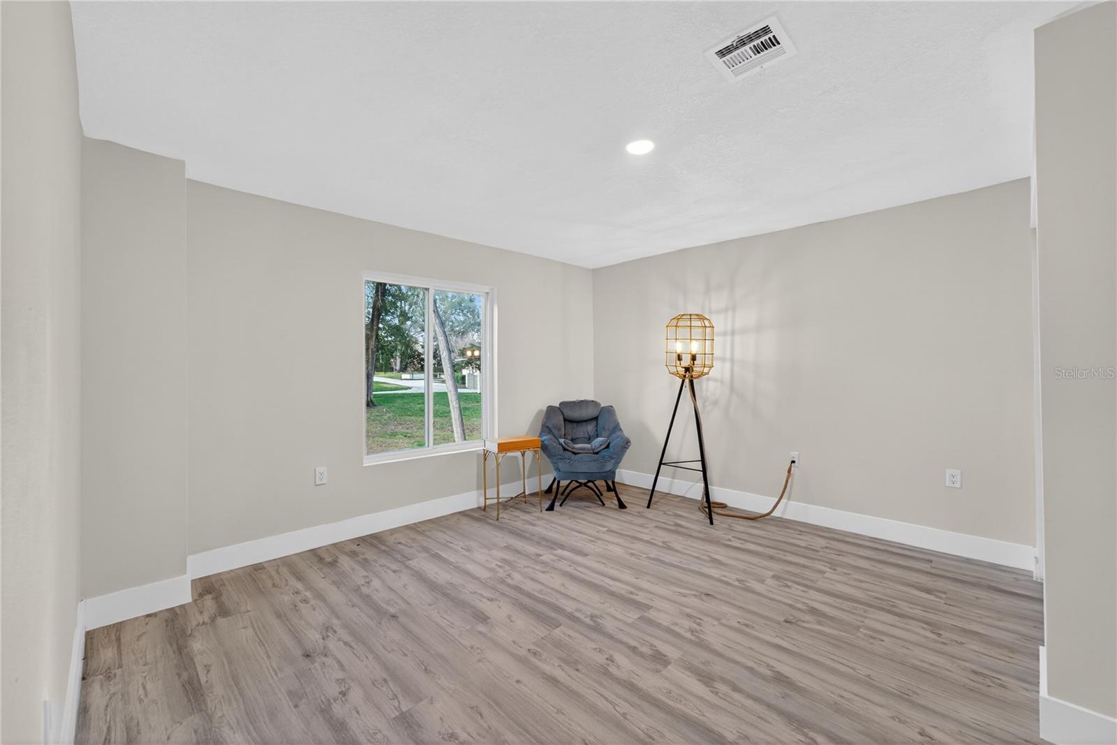 Image 52 of 58 For 305 Sweetwater Club Circle