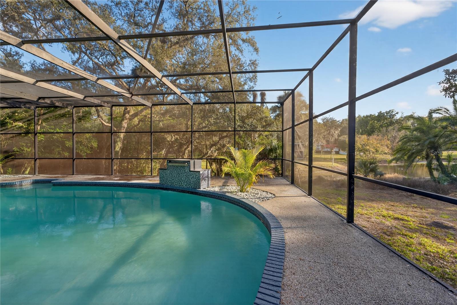 Image 6 of 58 For 305 Sweetwater Club Circle