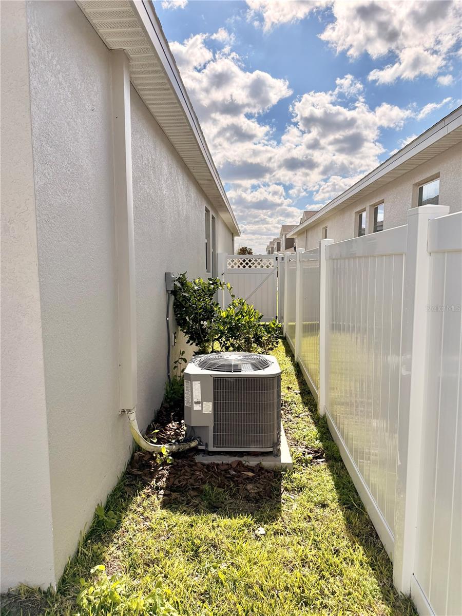 Image 17 of 28 For 16622 Parable Way