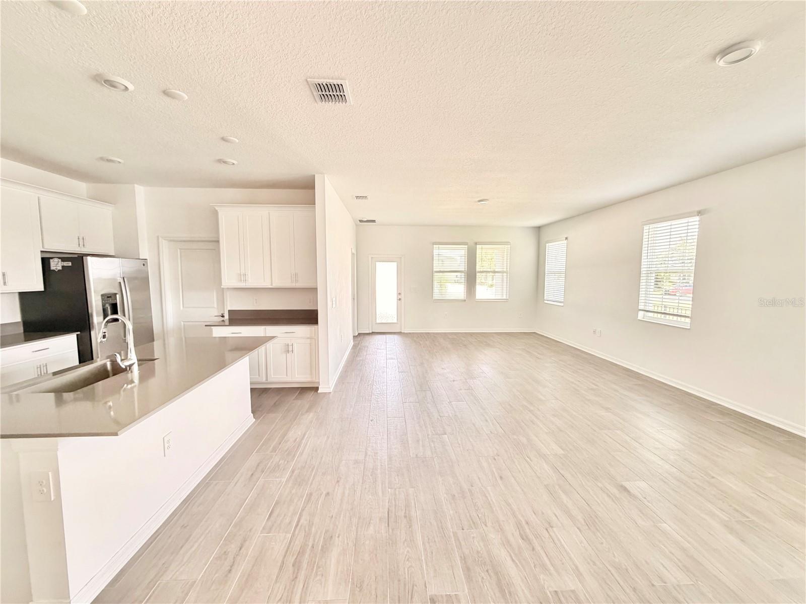 Image 6 of 28 For 16622 Parable Way