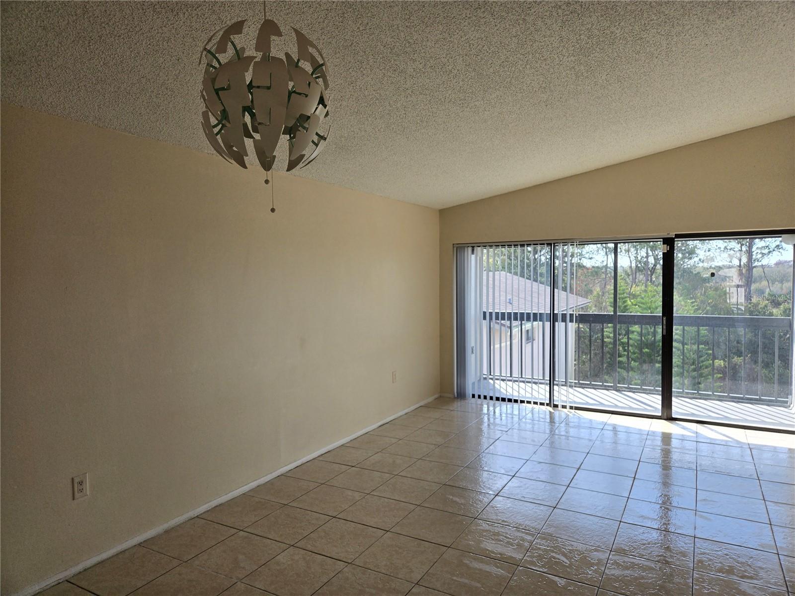 Image 4 of 12 For 1054 Lotus Cove Court 646