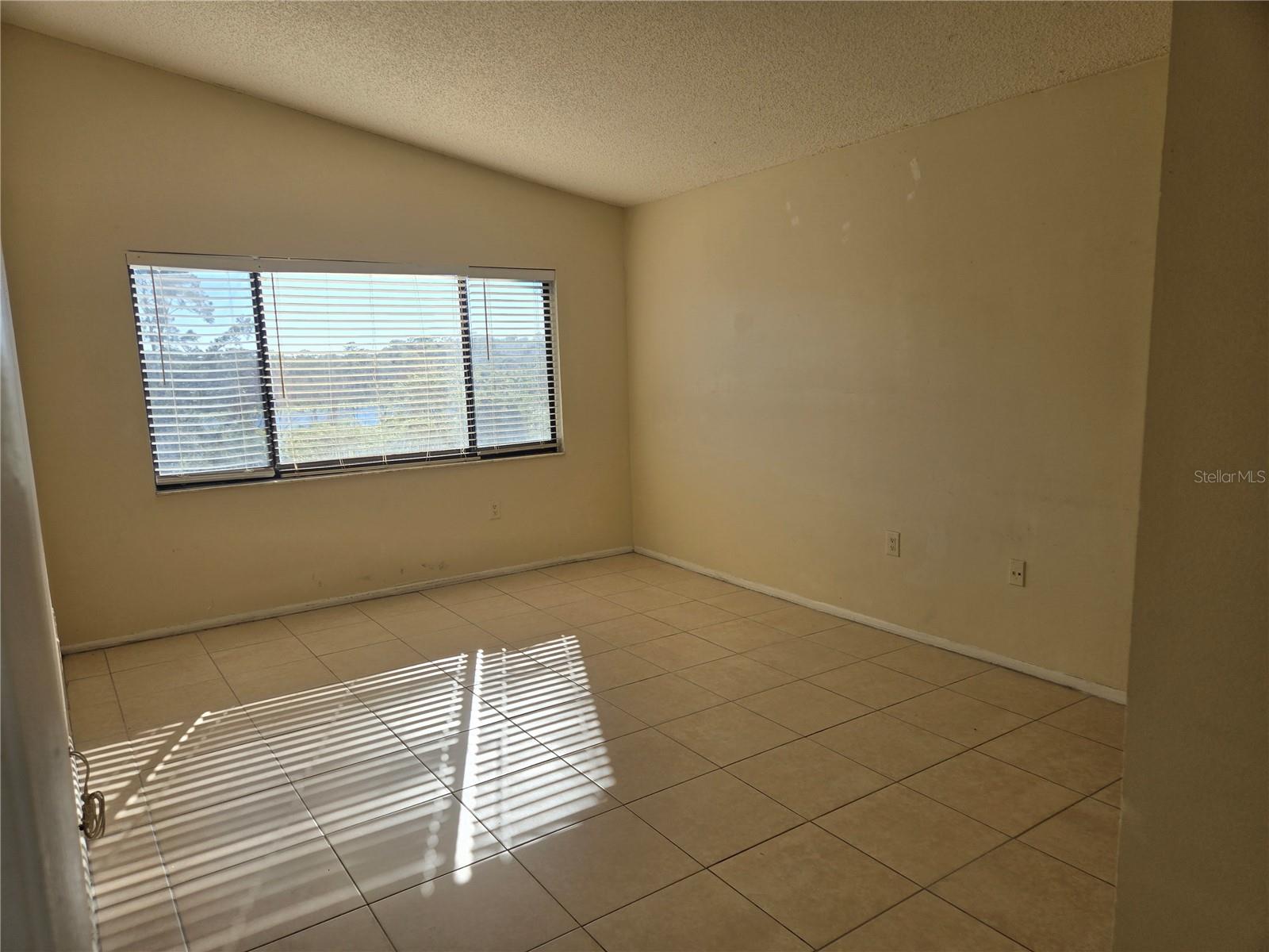 Image 8 of 12 For 1054 Lotus Cove Court 646