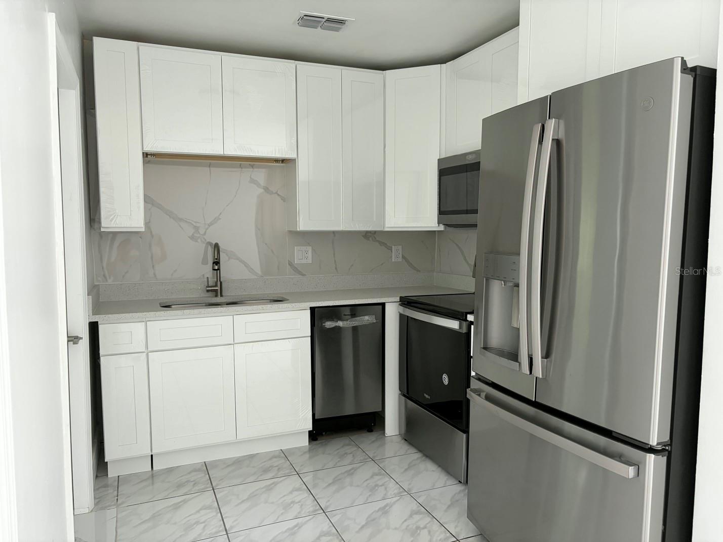 Image 3 of 7 For 535 Romano Avenue