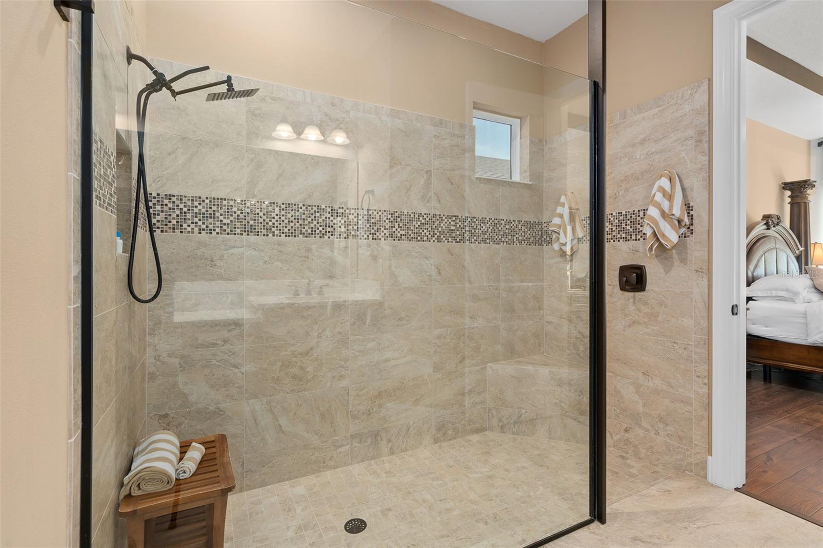 Image 21 of 76 For 2359 Clemblue Road