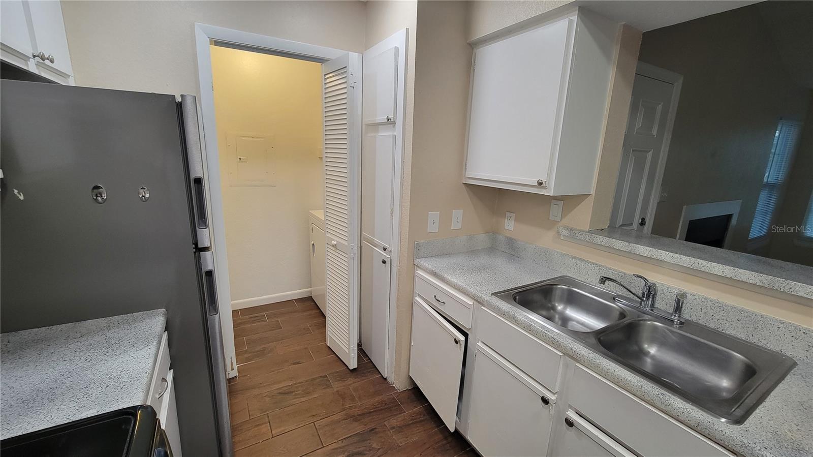 Image 8 of 43 For 5600 Devonbriar Way N202