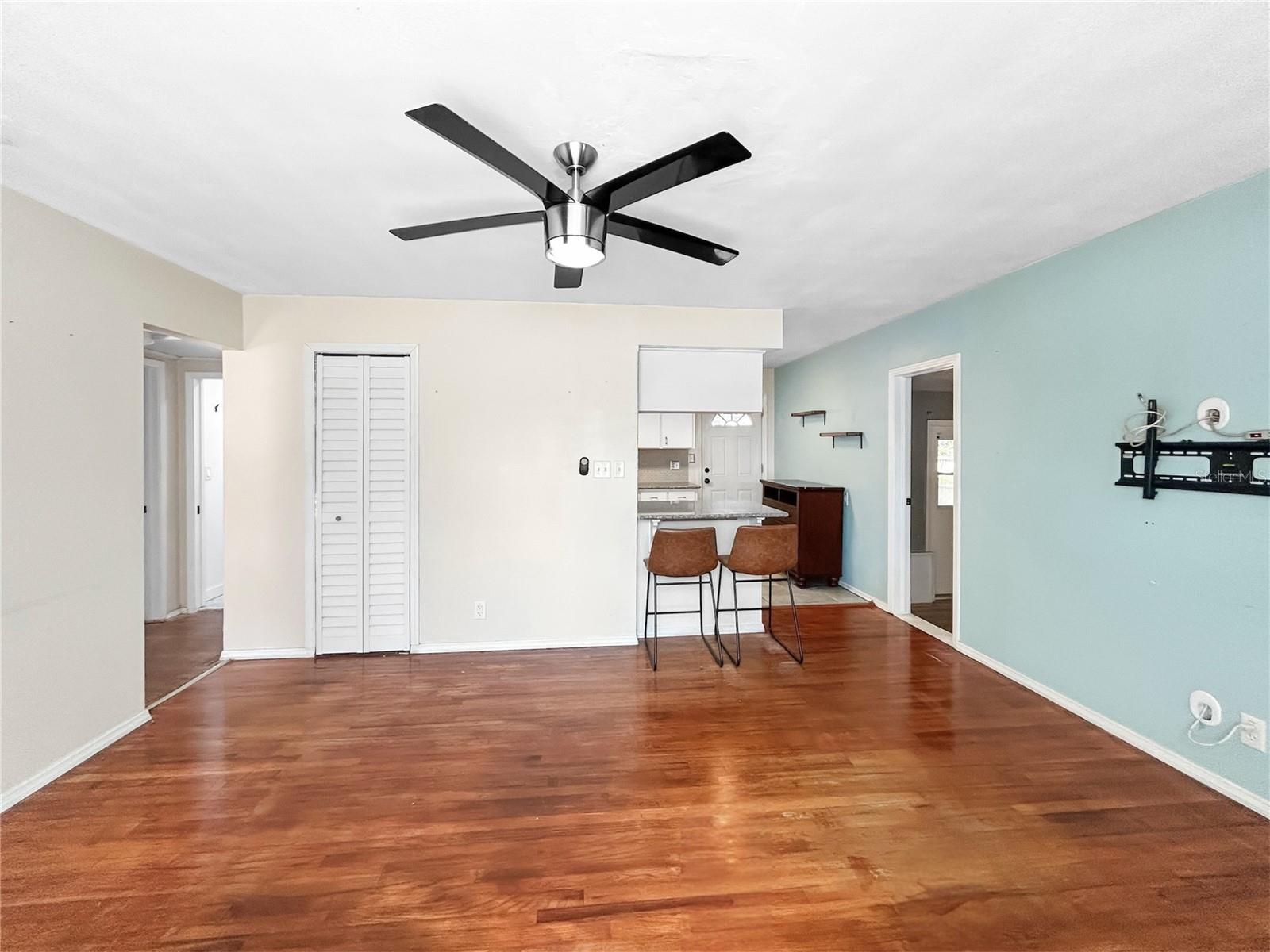 Image 11 of 19 For 441 40th Avenue Ne