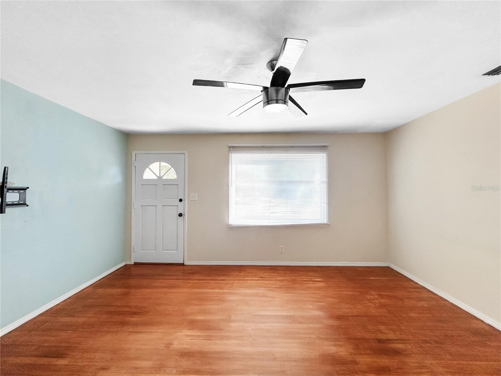 Image 13 of 19 For 441 40th Avenue Ne