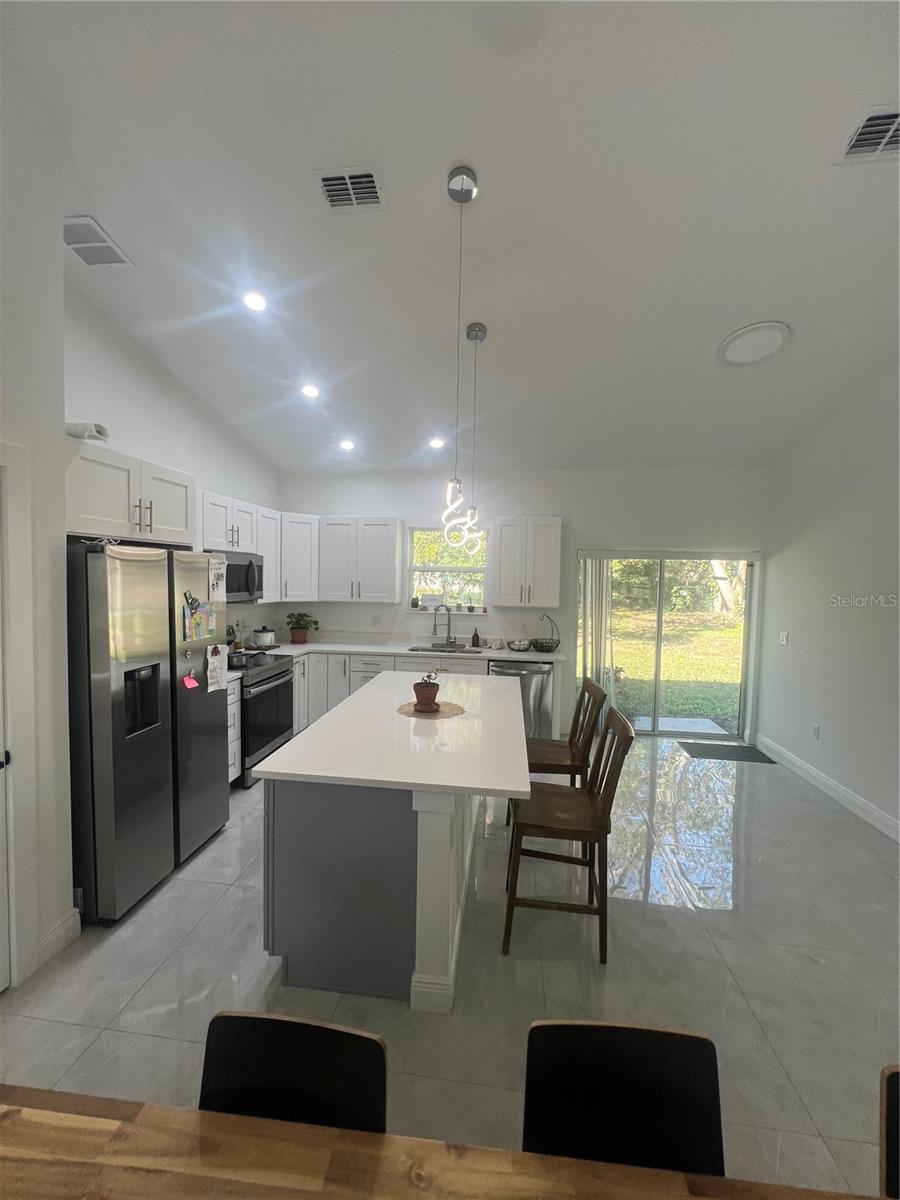 Image 6 of 12 For 6425 Curtis Street