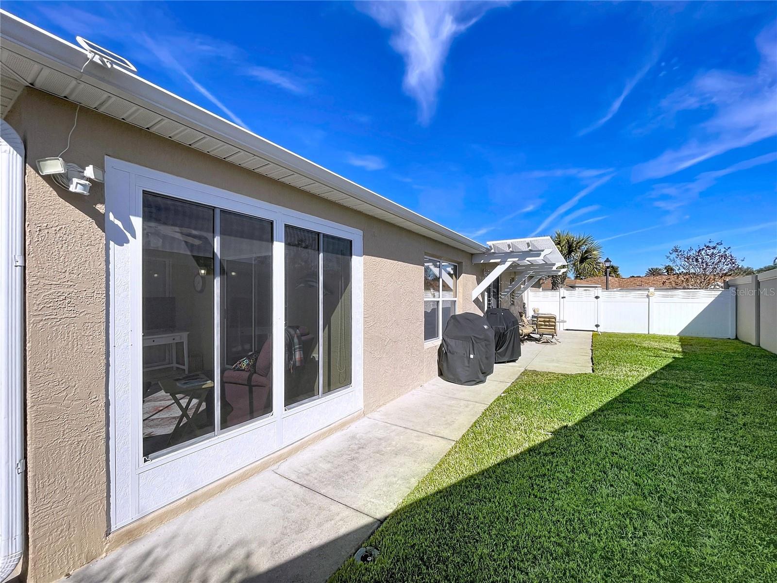 Image 5 of 74 For 388 Bradley Terrace