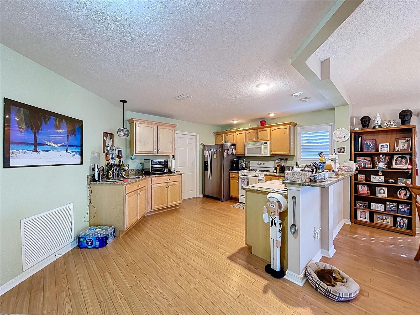 Image 9 of 74 For 388 Bradley Terrace