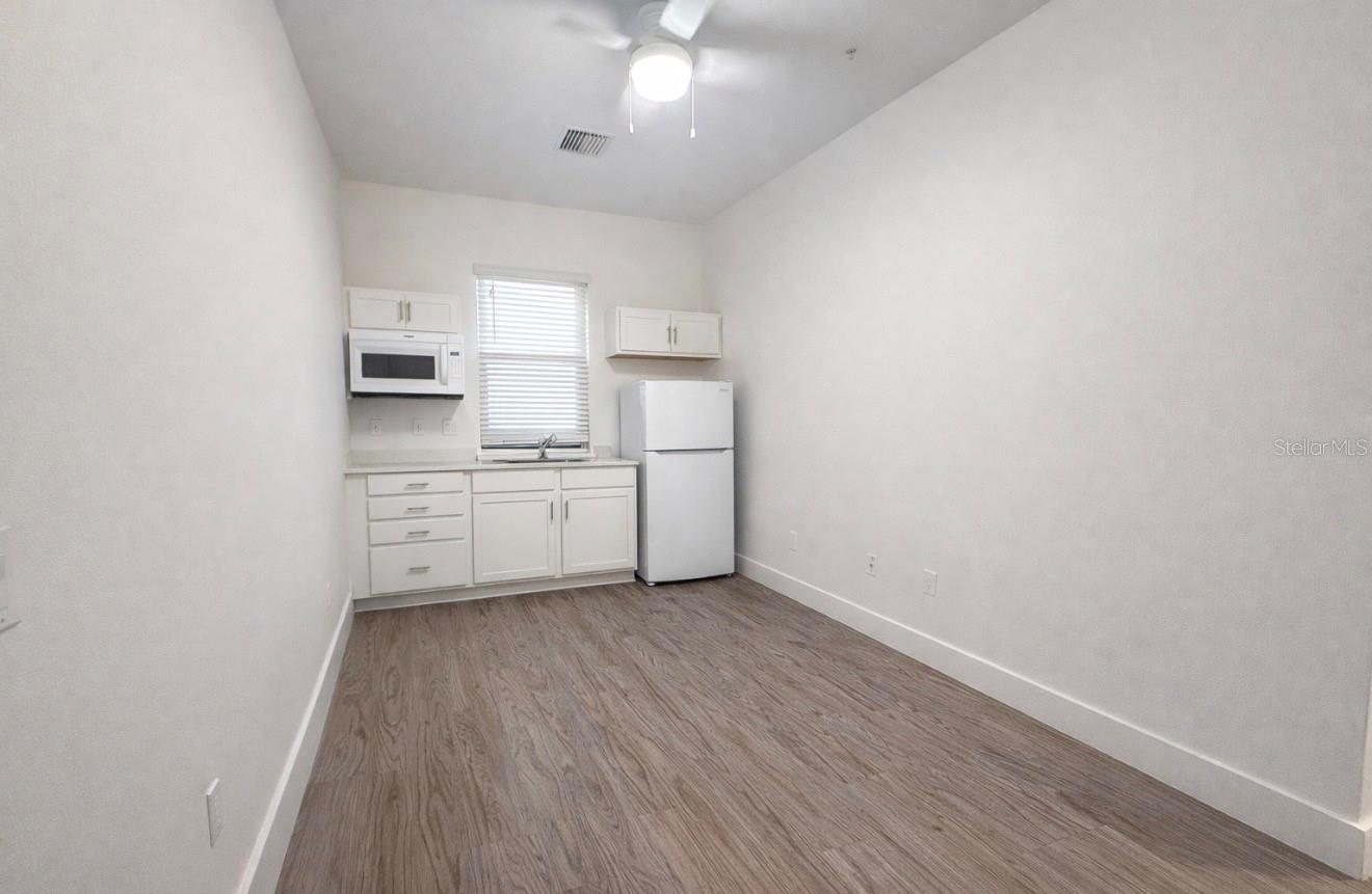 Image 9 of 18 For 13025a Michael Callin Alley