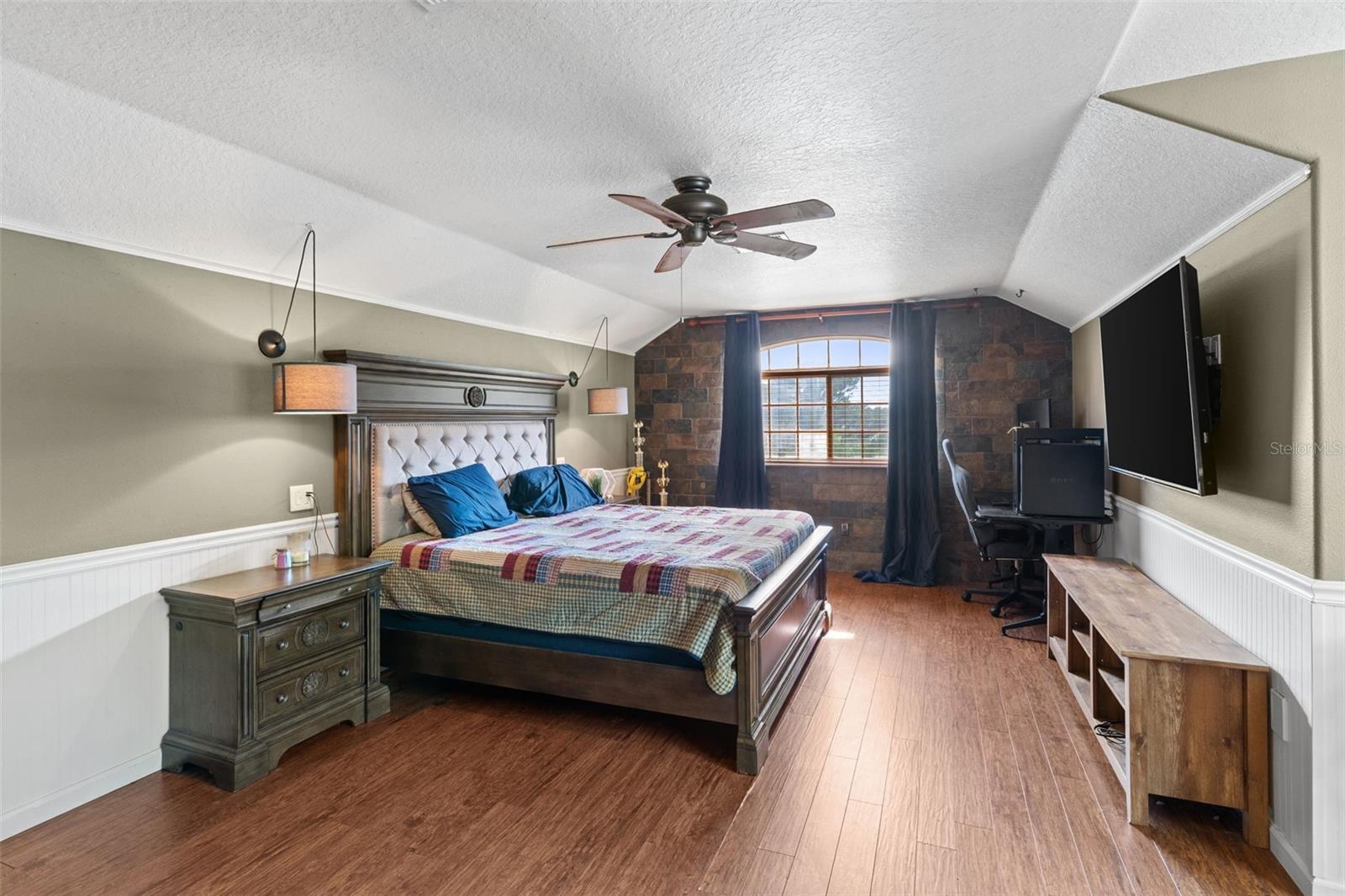 Image 25 of 45 For 10701 Dark Water Court