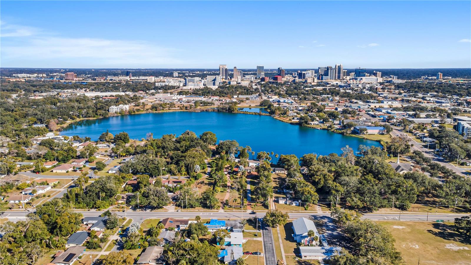 Image 11 of 19 For 324 Lakeland Avenue