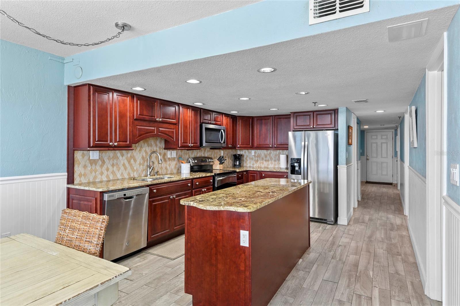 Image 22 of 40 For 4141 Atlantic Avenue 309