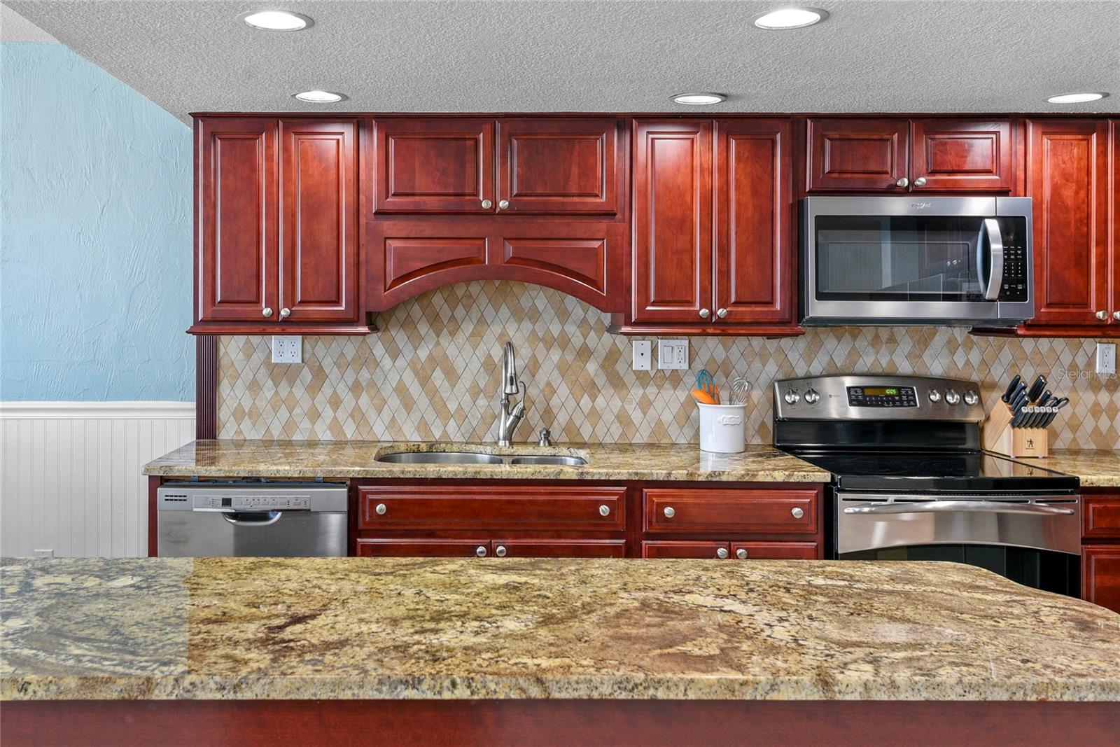 Image 23 of 40 For 4141 Atlantic Avenue 309