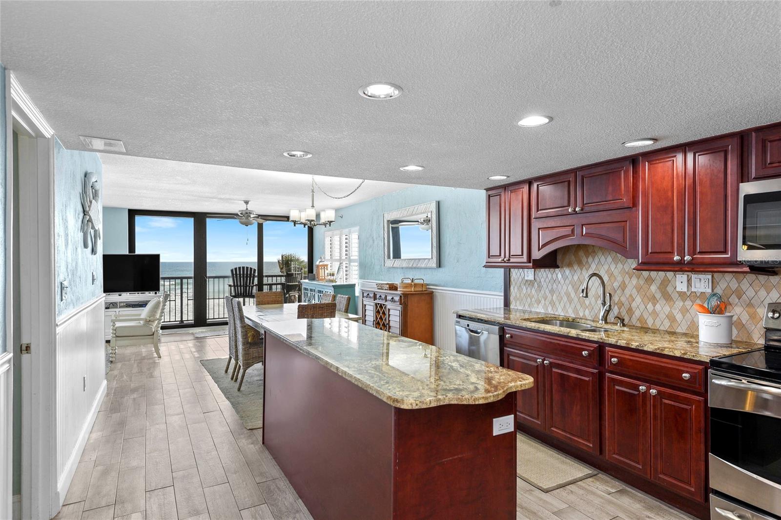 Image 24 of 40 For 4141 Atlantic Avenue 309