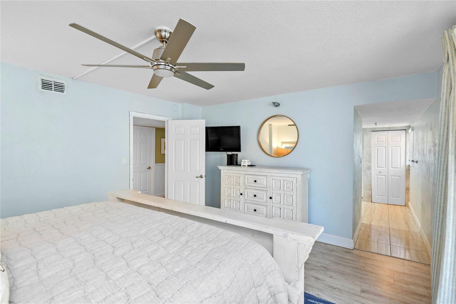 Image 28 of 40 For 4141 Atlantic Avenue 309