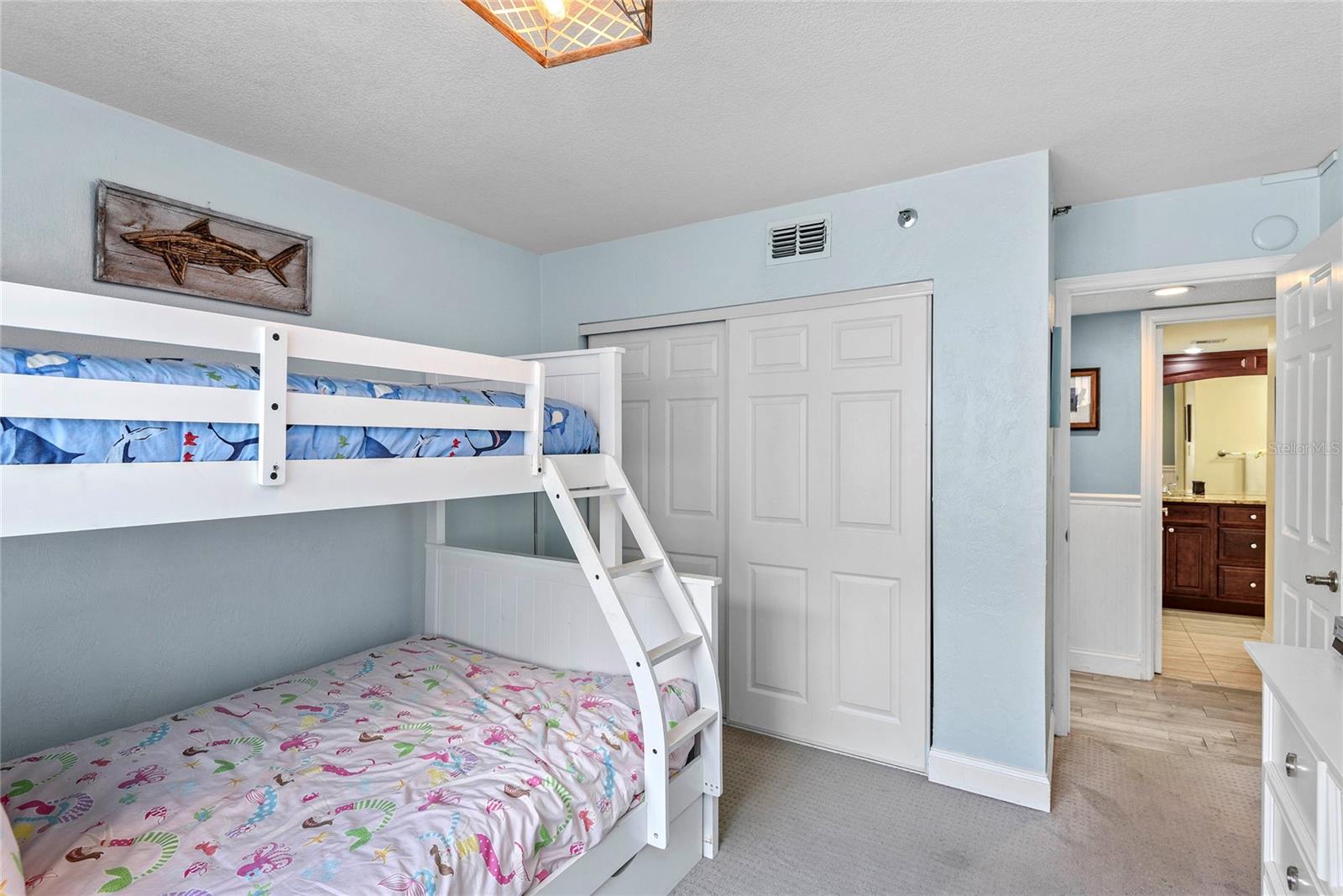 Image 33 of 40 For 4141 Atlantic Avenue 309