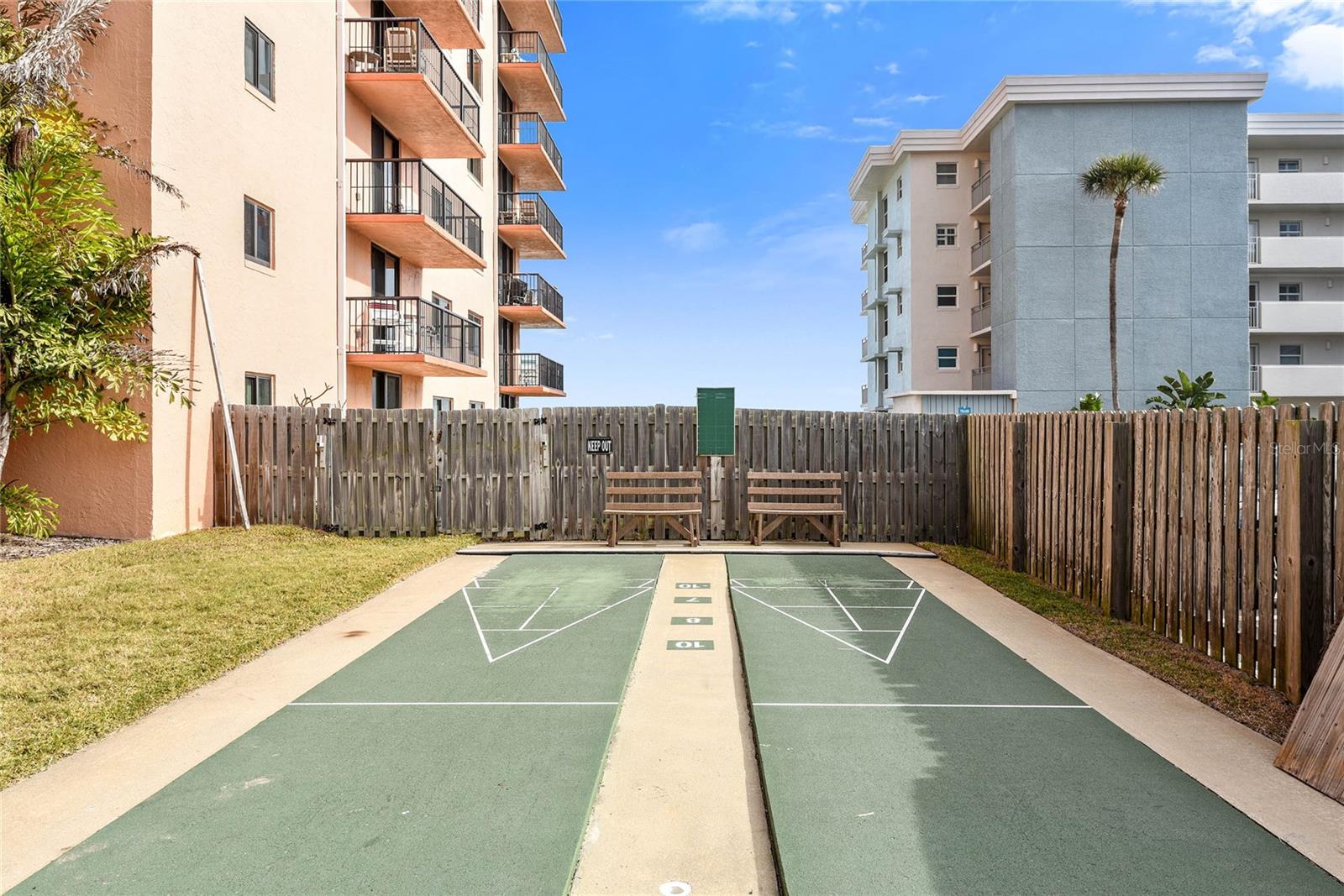 Image 8 of 40 For 4141 Atlantic Avenue 309