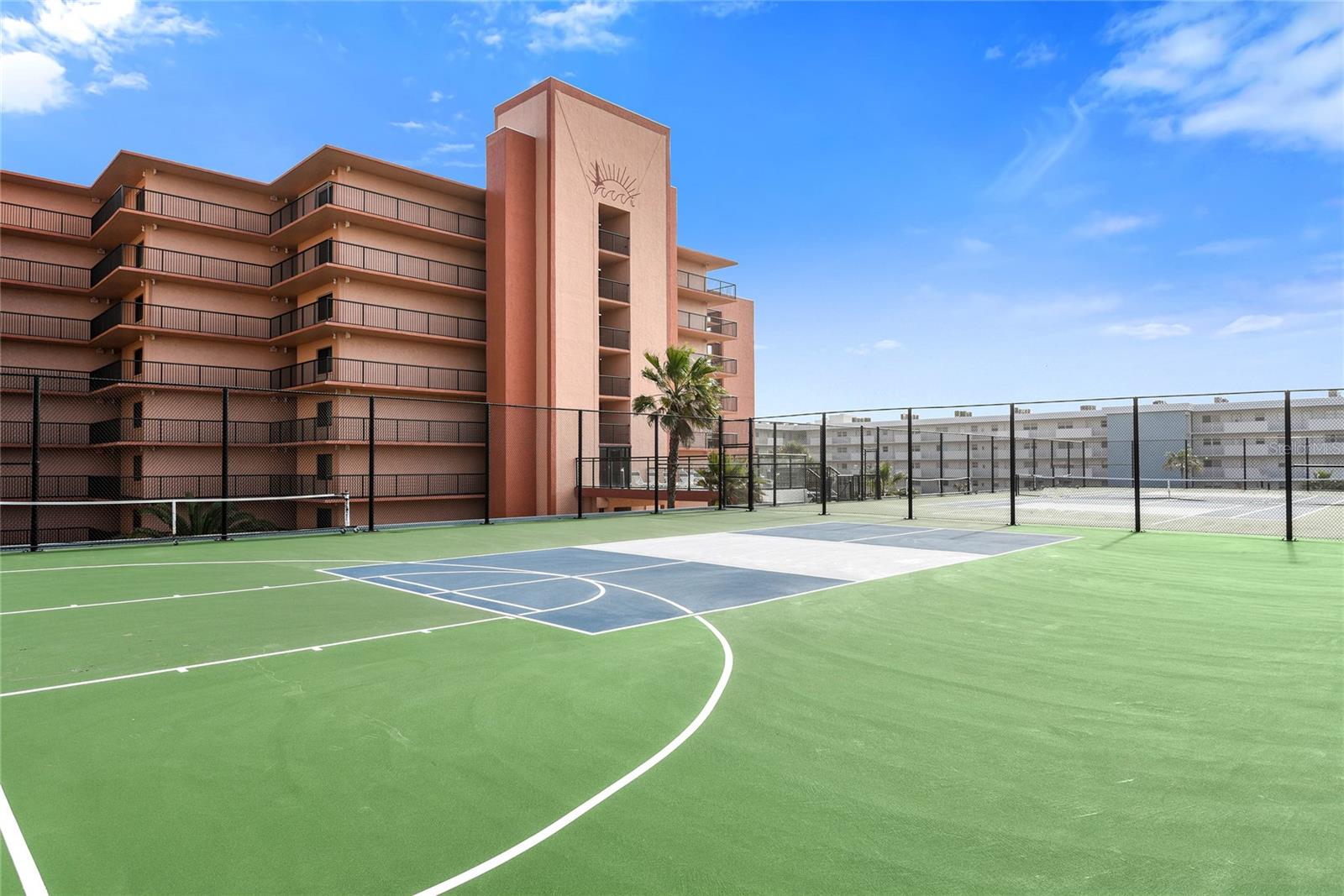 Image 9 of 40 For 4141 Atlantic Avenue 309