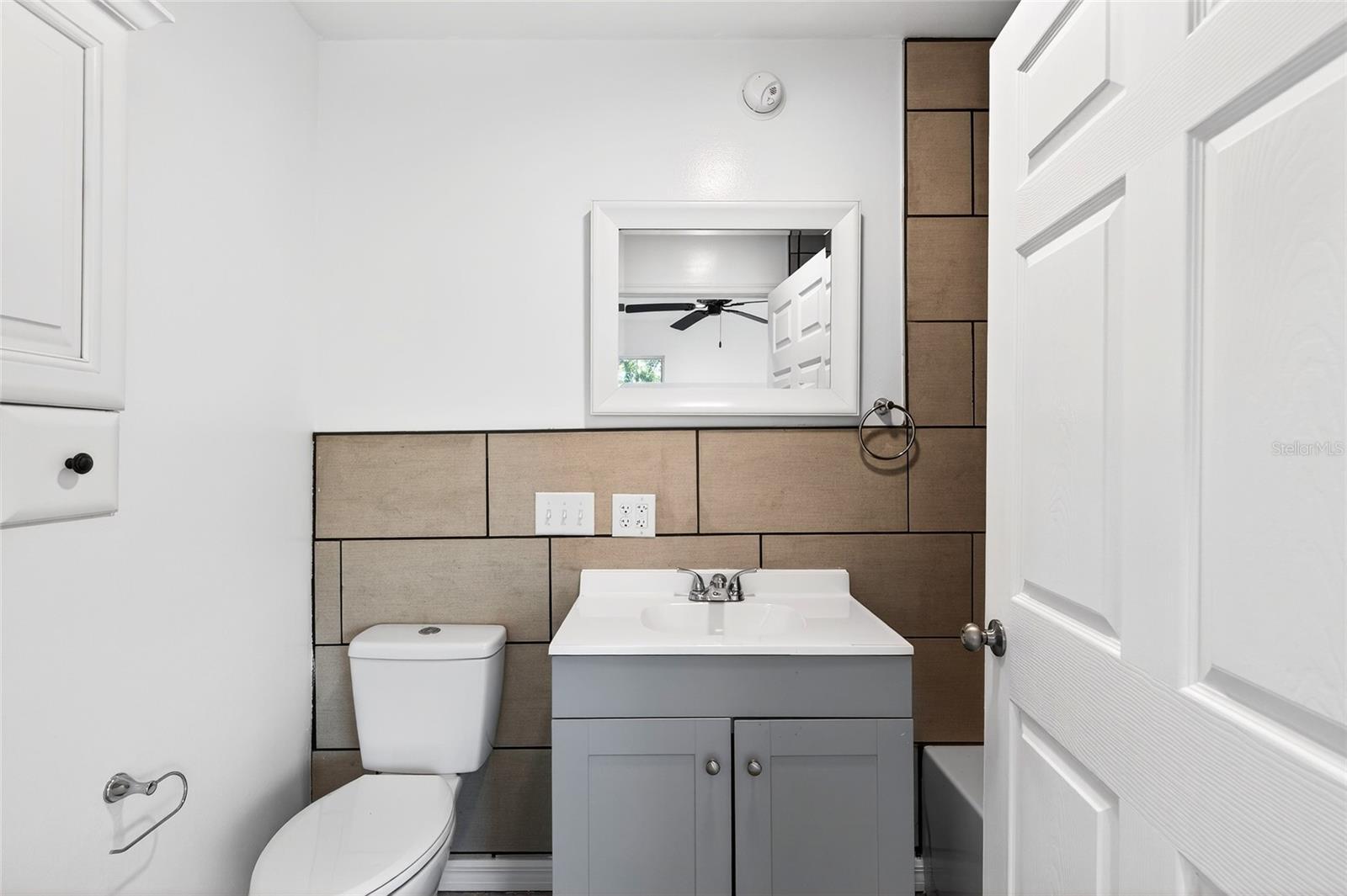 Image 13 of 30 For 1110 Fort King Street