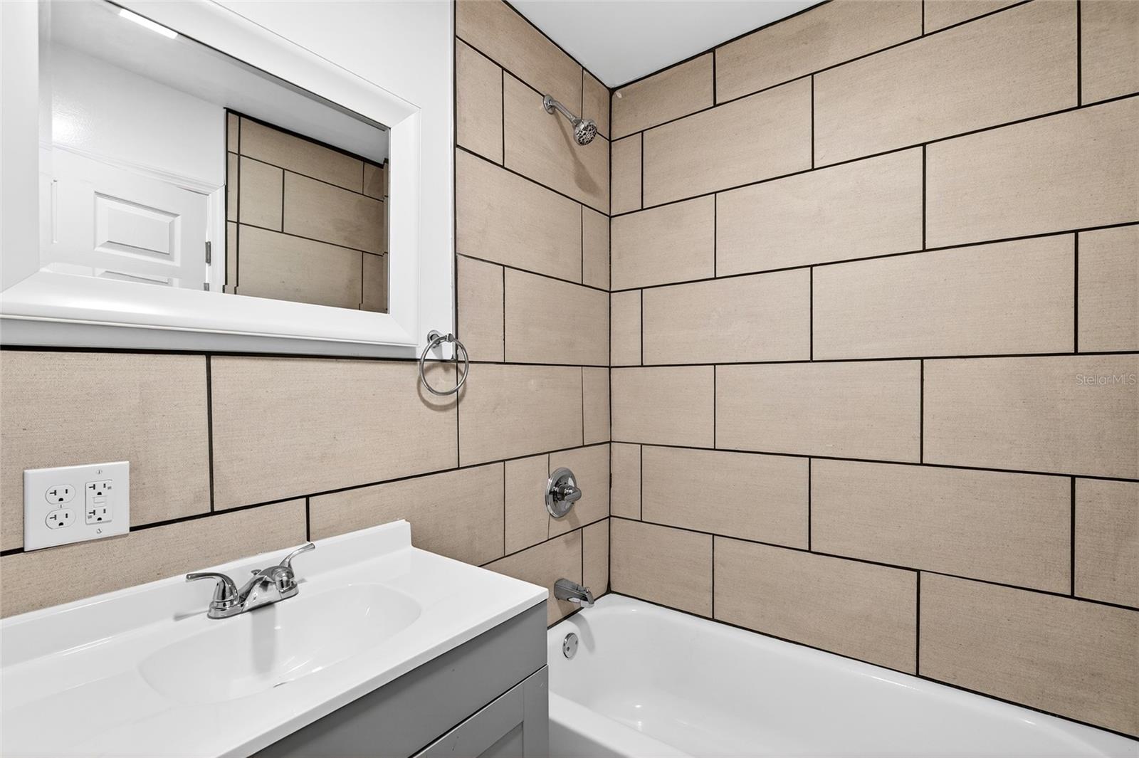 Image 14 of 30 For 1110 Fort King Street