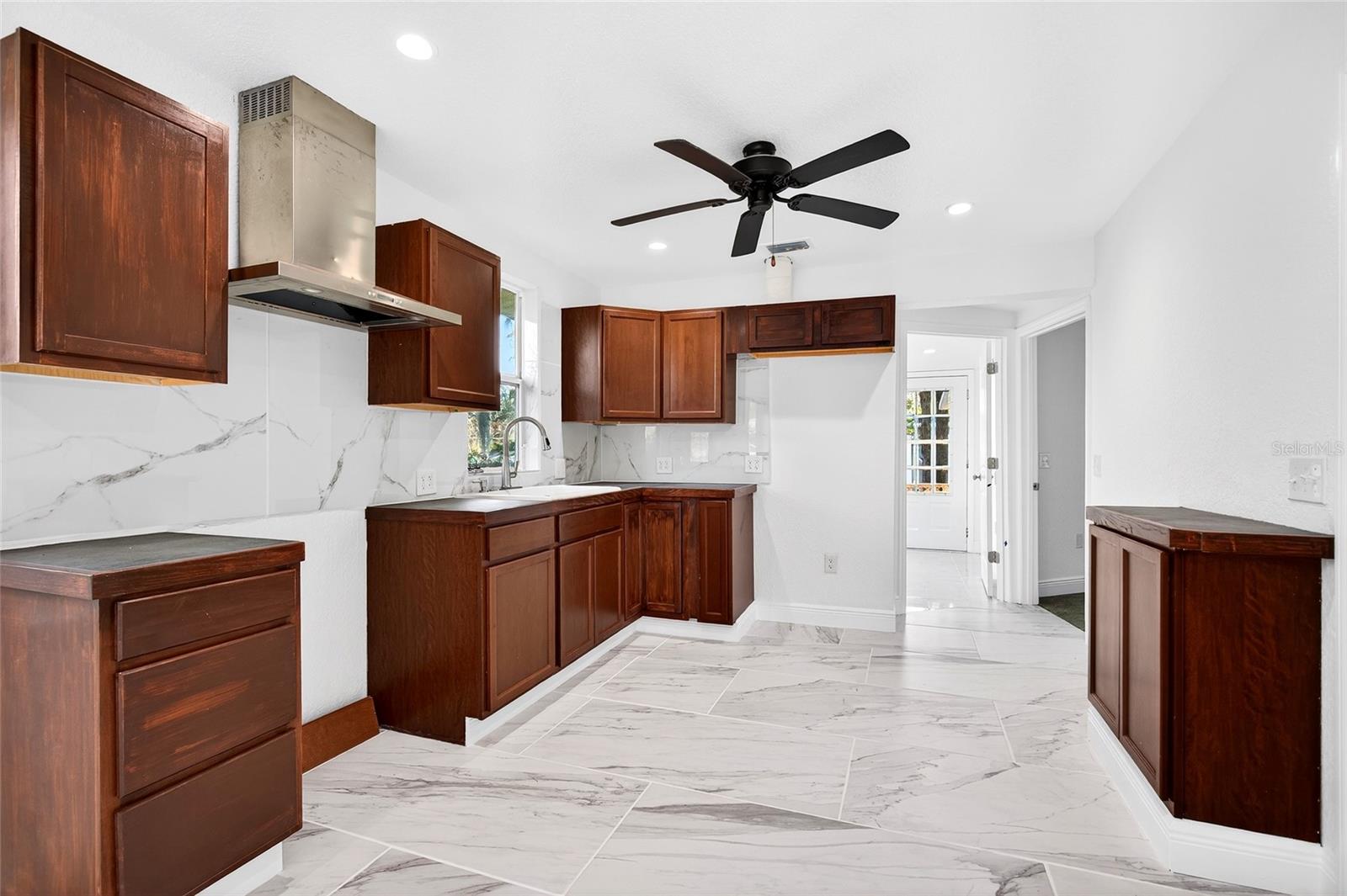 Image 15 of 30 For 1110 Fort King Street