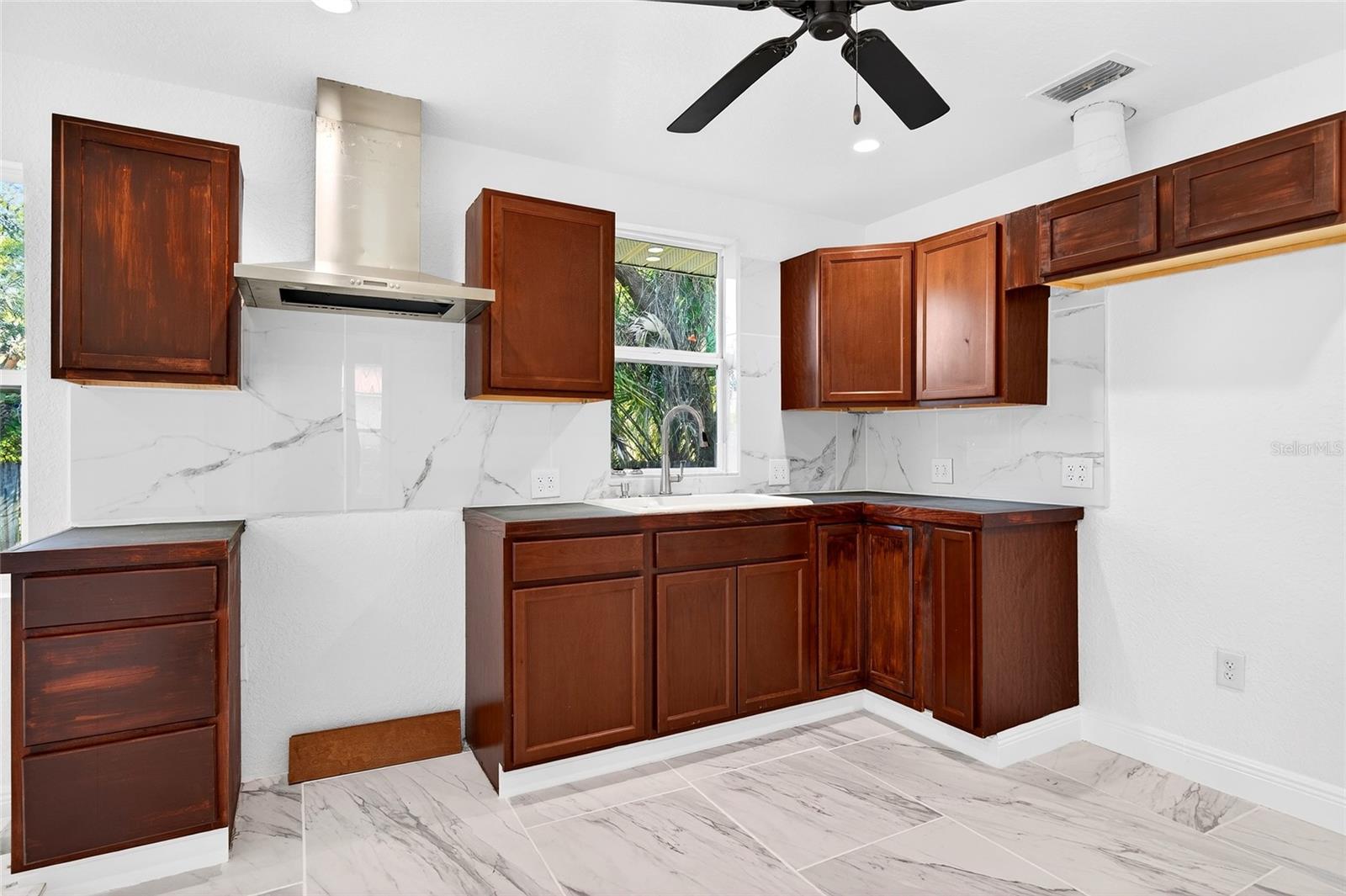 Image 16 of 30 For 1110 Fort King Street