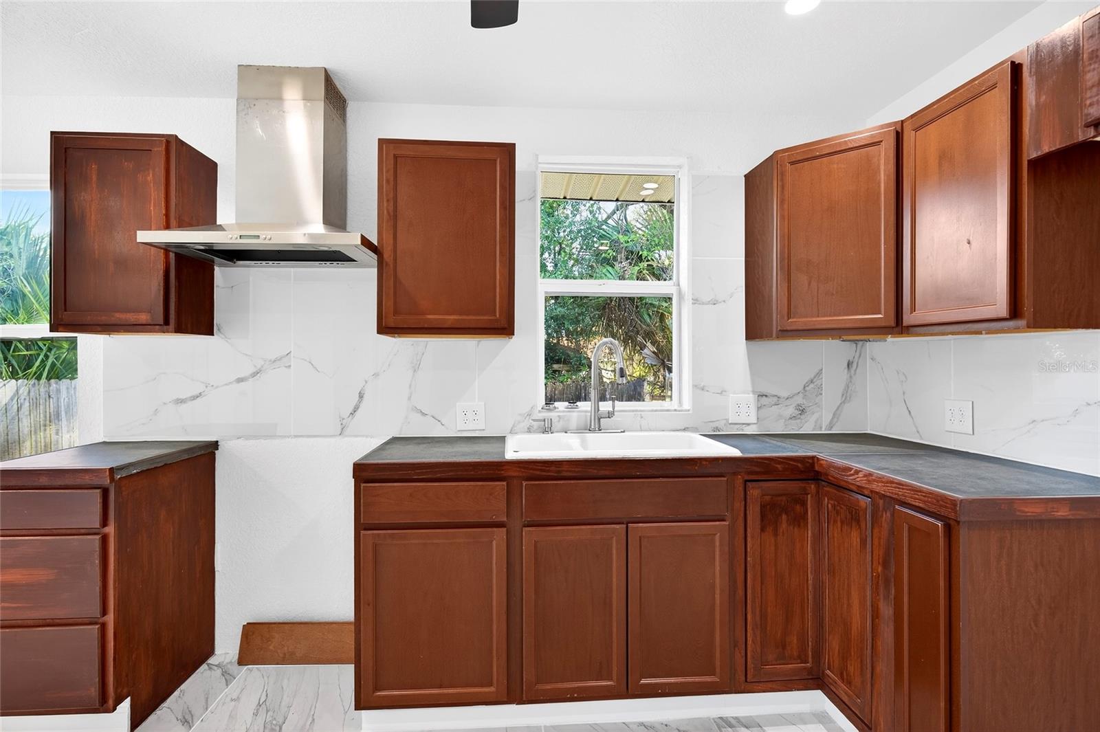 Image 17 of 30 For 1110 Fort King Street