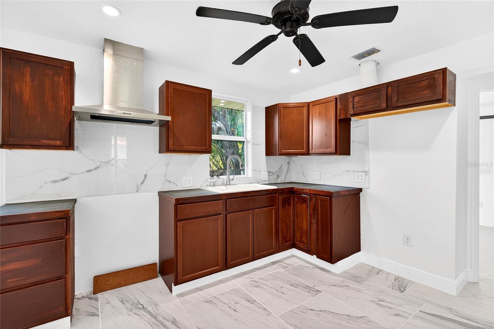 Image 18 of 30 For 1110 Fort King Street