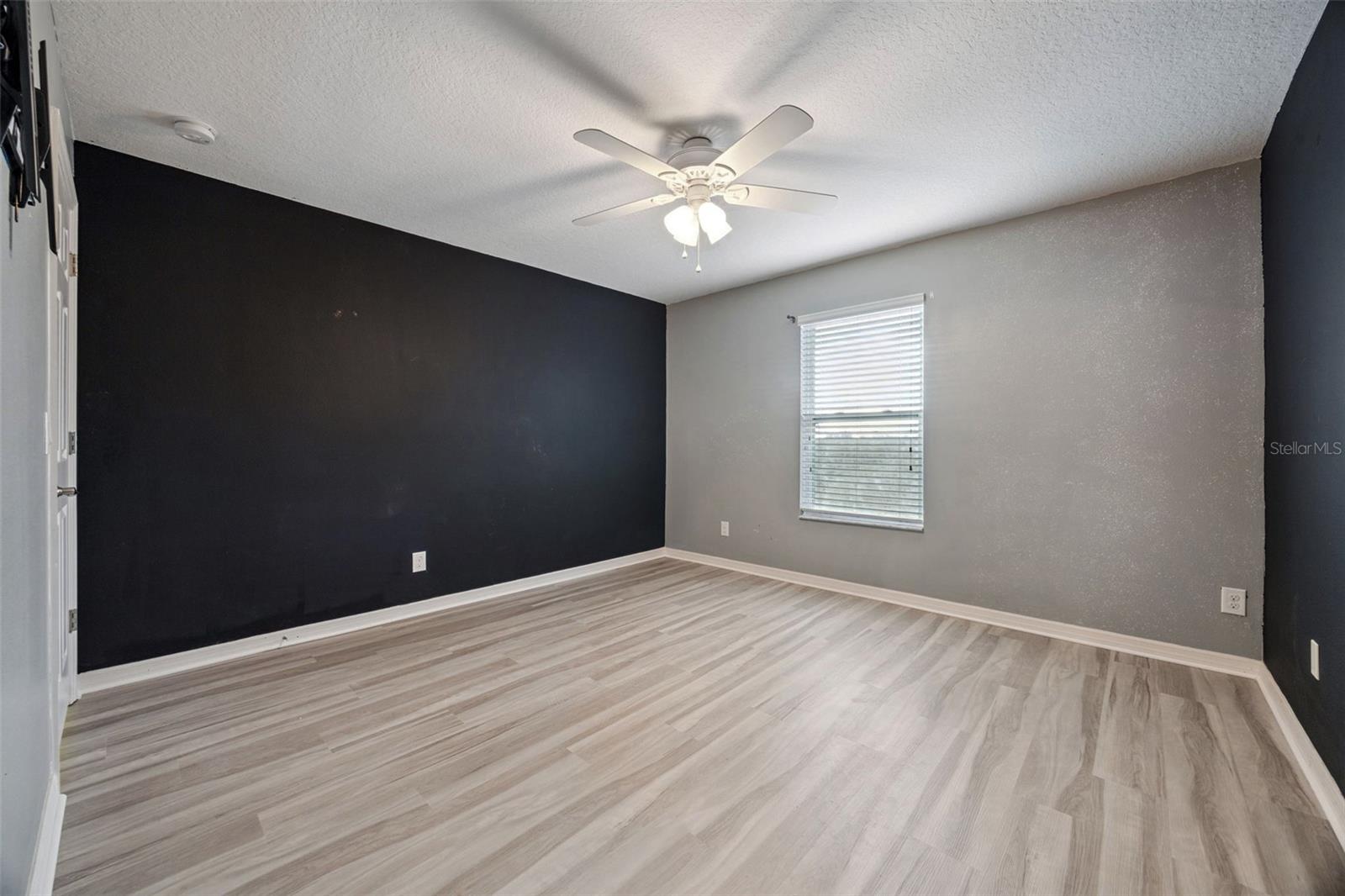 Image 14 of 57 For 964 Galway Boulevard