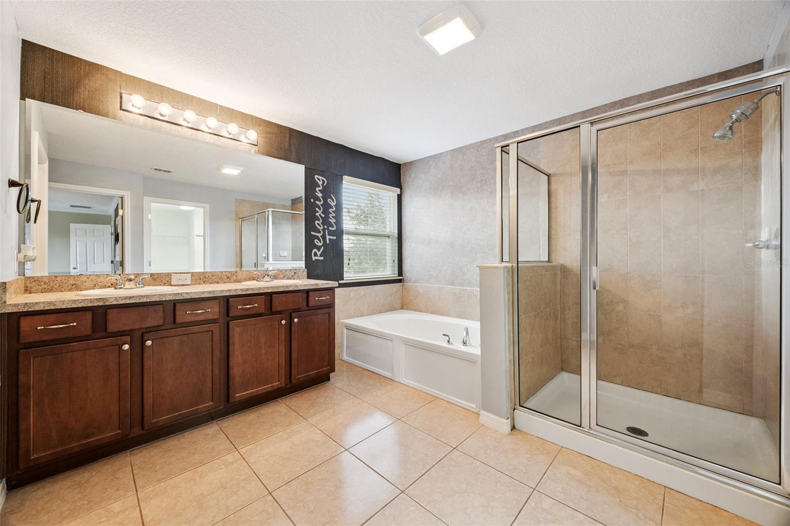 Image 17 of 57 For 964 Galway Boulevard