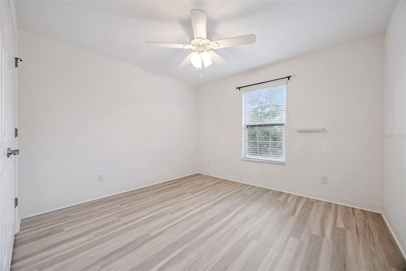 Image 18 of 57 For 964 Galway Boulevard