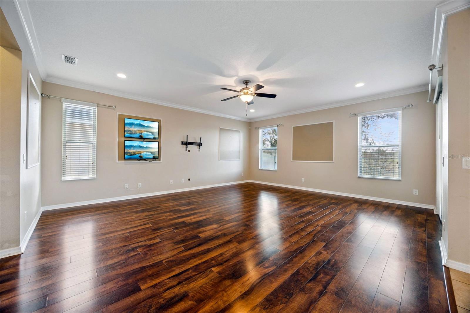 Image 7 of 57 For 964 Galway Boulevard