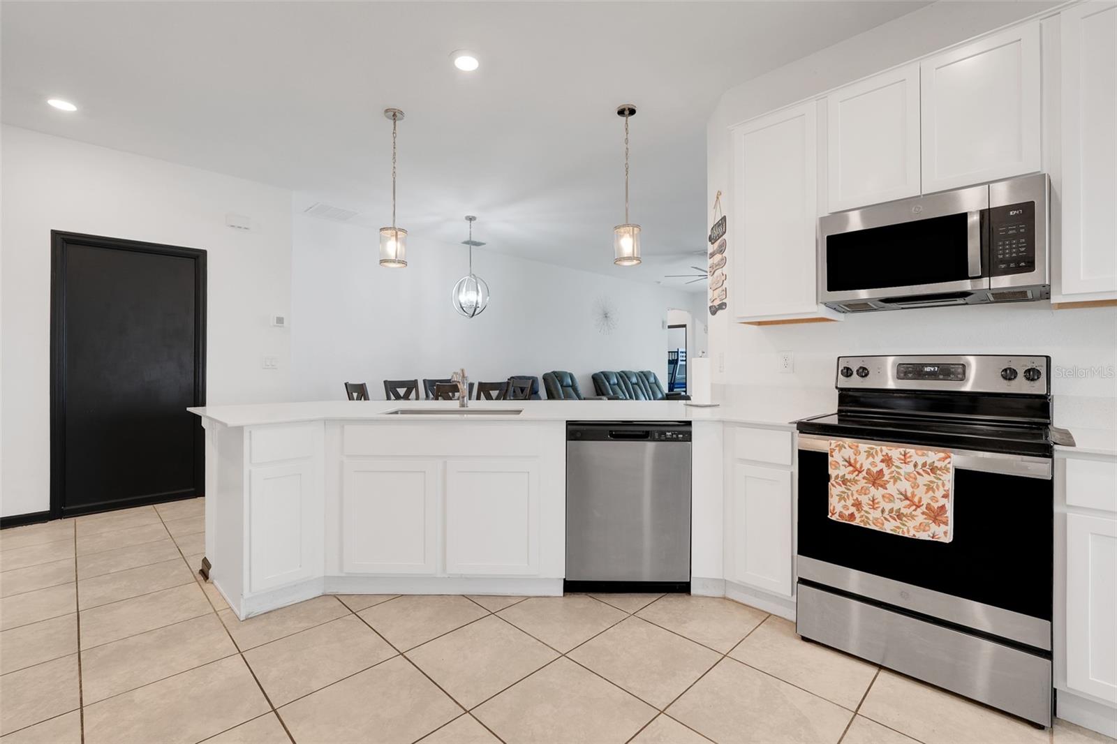 Image 10 of 33 For 1052 Holden Way