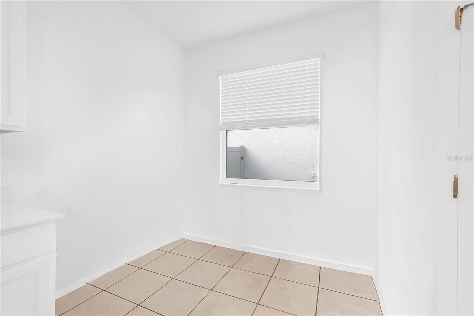 Image 12 of 33 For 1052 Holden Way