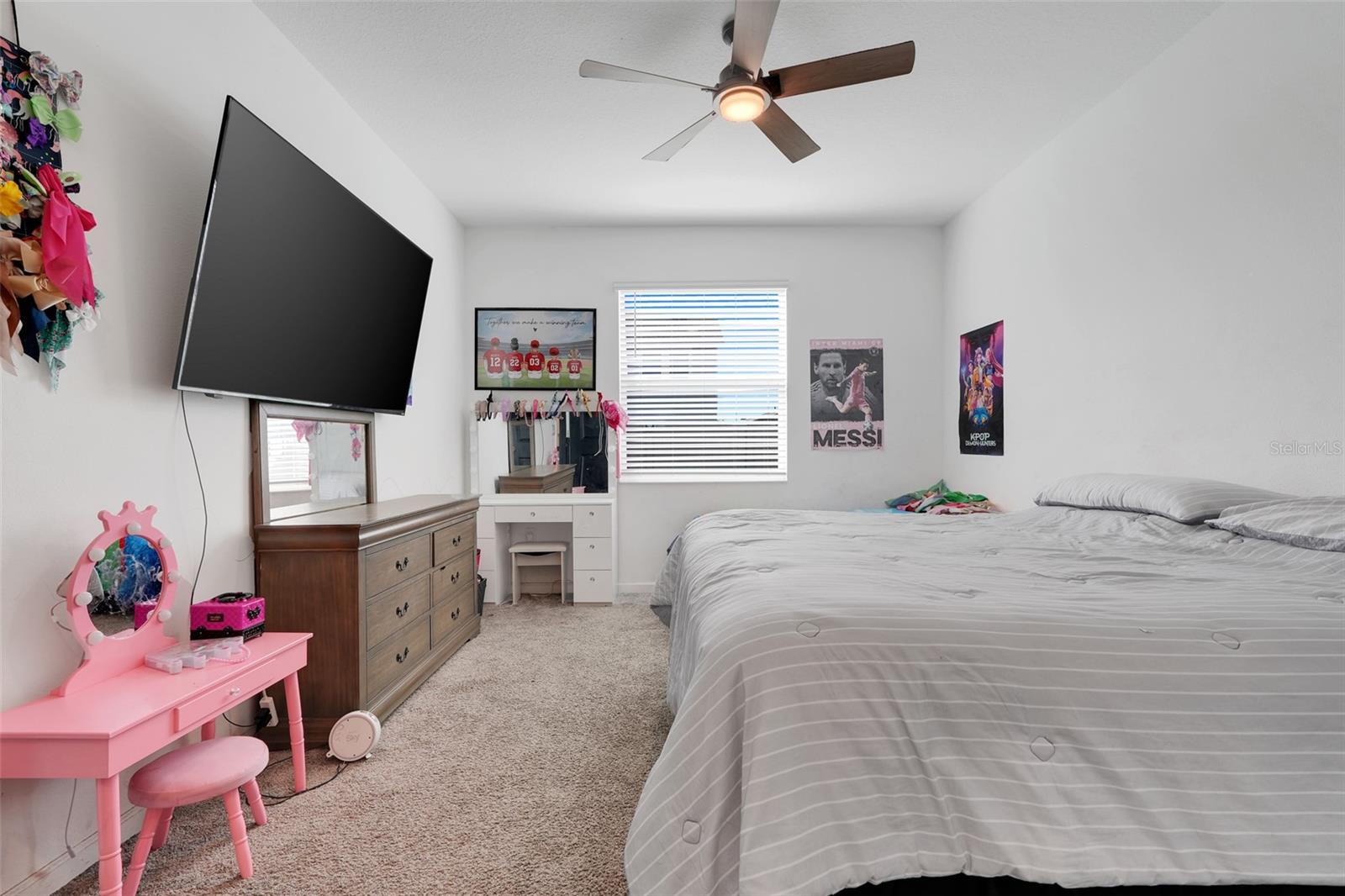 Image 22 of 33 For 1052 Holden Way