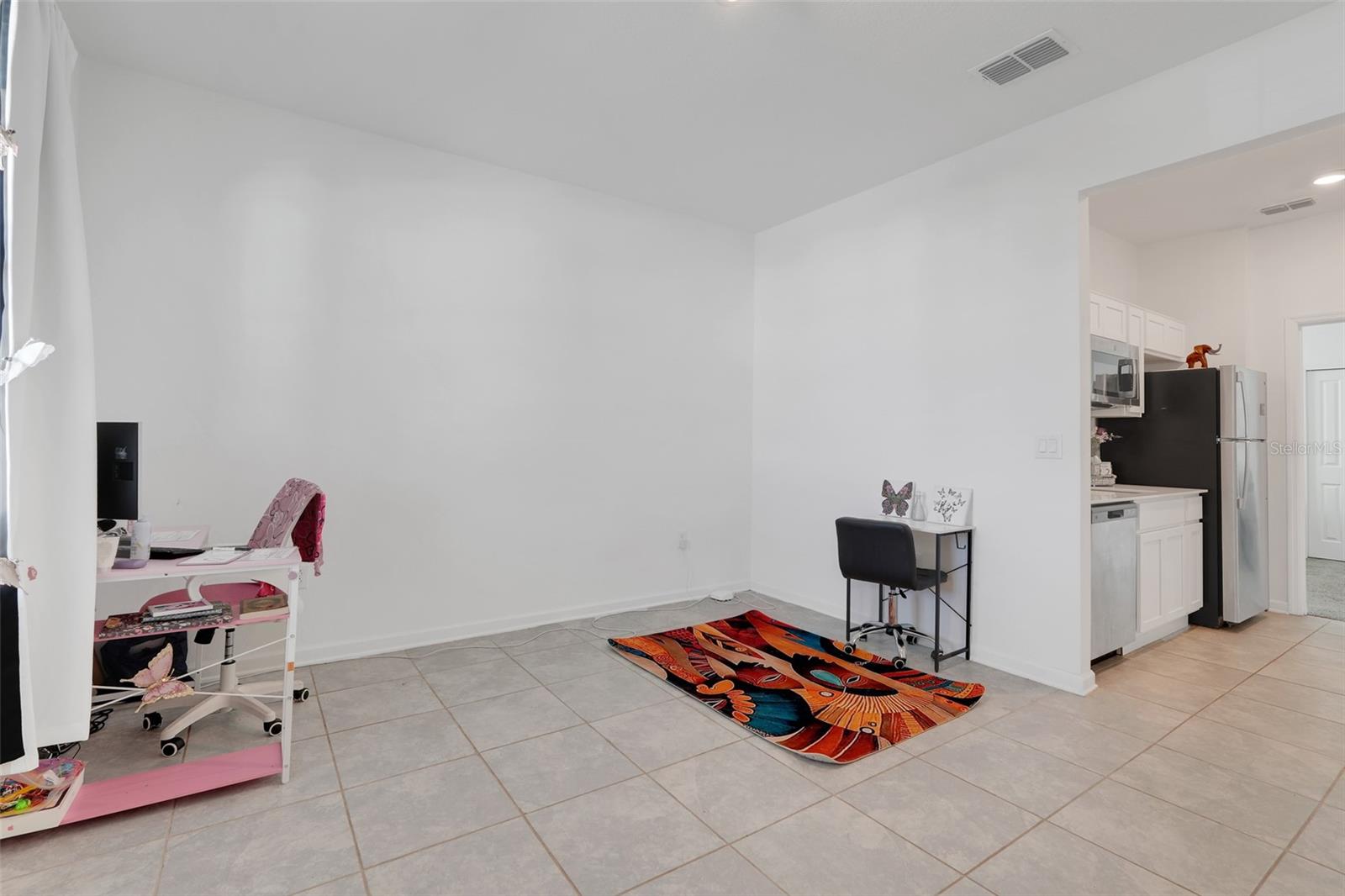 Image 25 of 33 For 1052 Holden Way