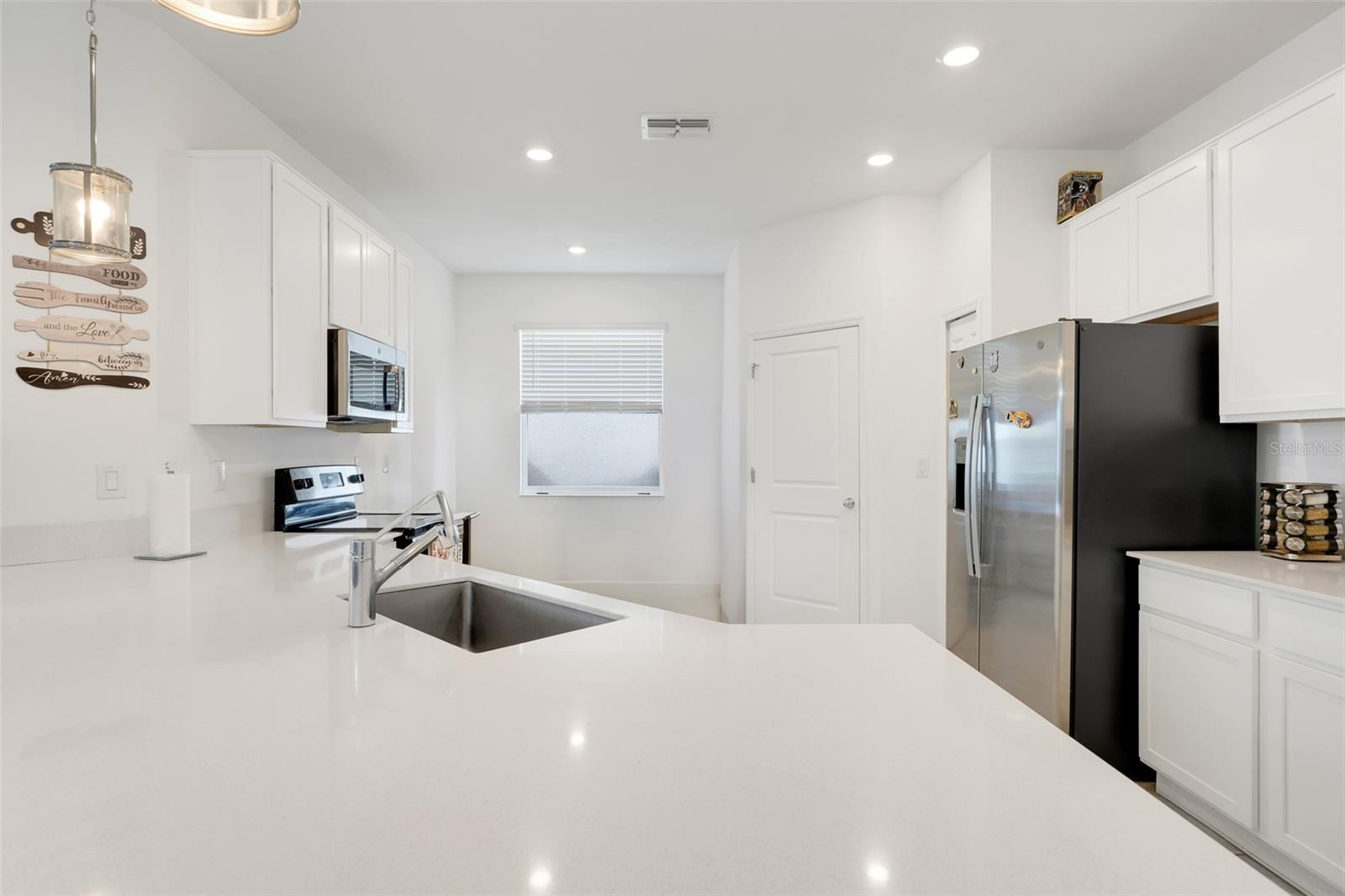 Image 9 of 33 For 1052 Holden Way