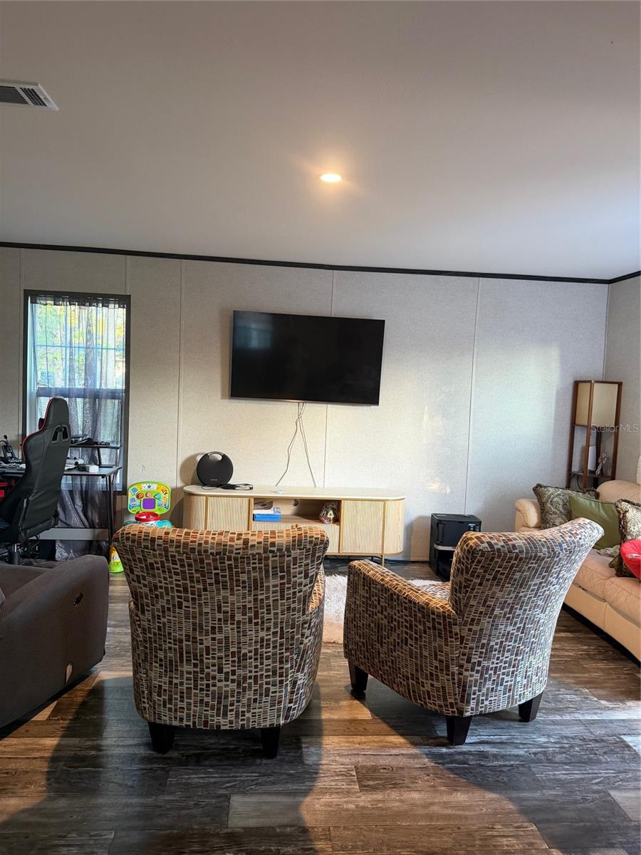 Image 3 of 8 For 4425 Mobilaire Drive