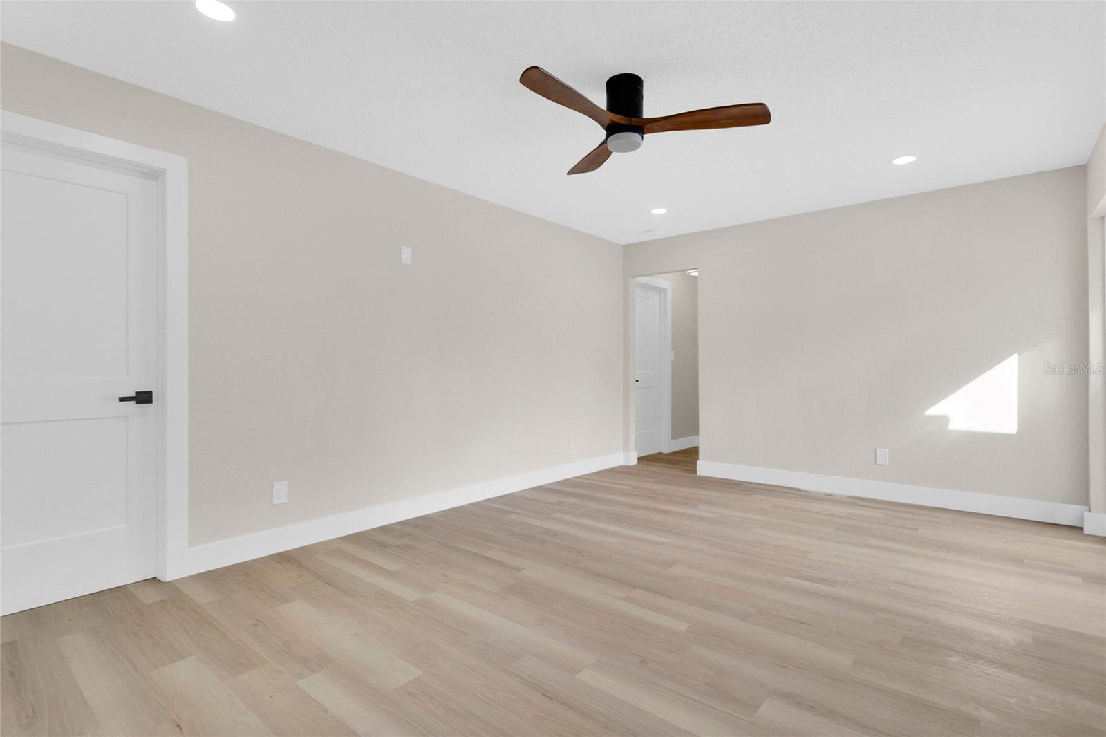 Image 11 of 34 For 330 Elkhorn Court