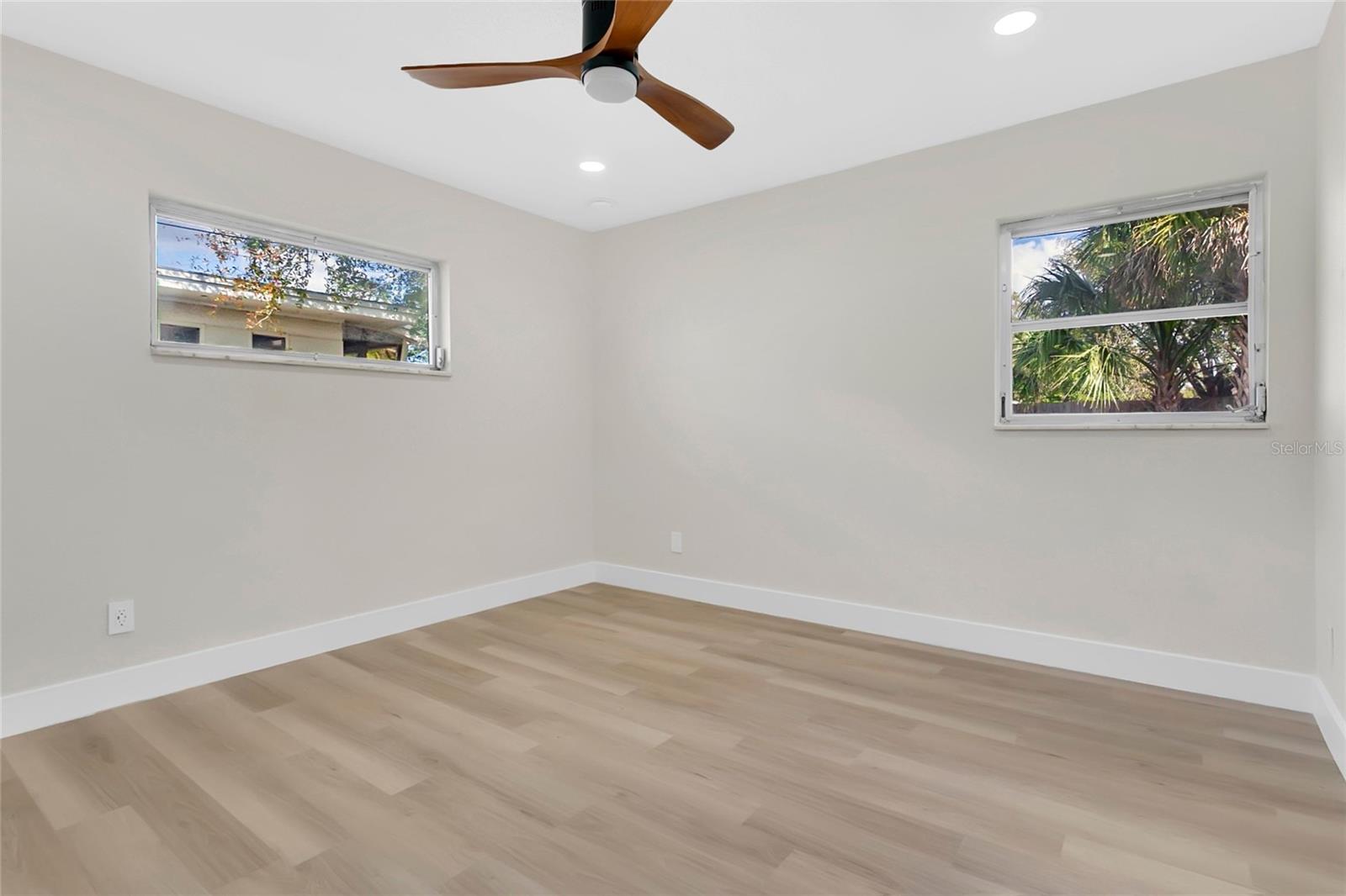 Image 14 of 34 For 330 Elkhorn Court