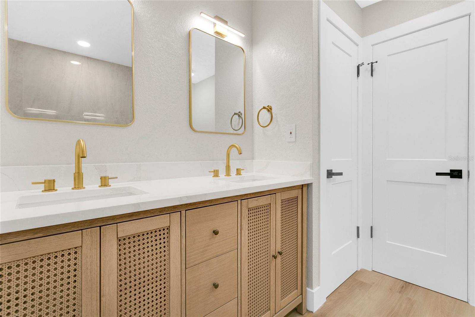 Image 15 of 34 For 330 Elkhorn Court