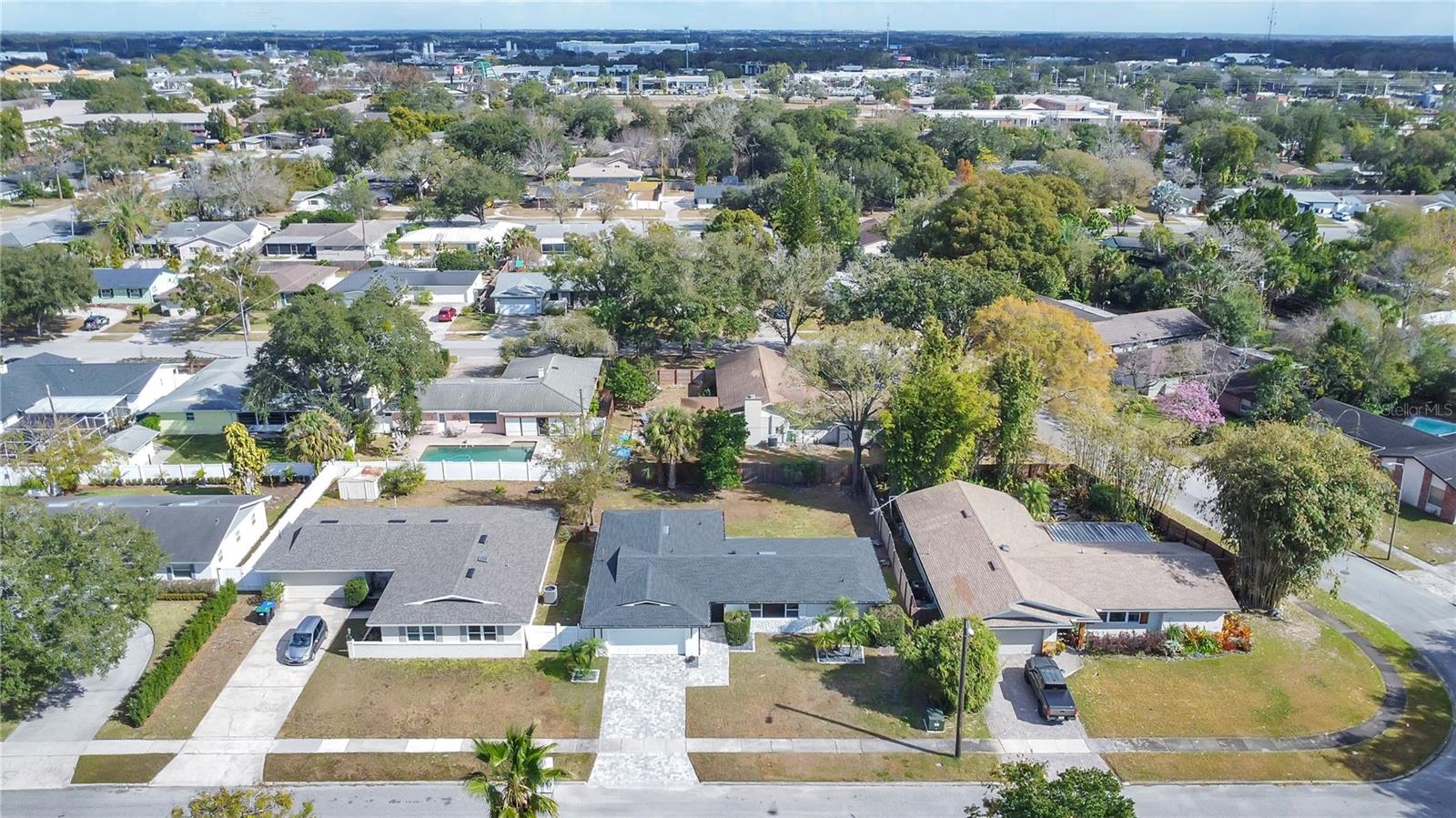 Image 27 of 34 For 330 Elkhorn Court