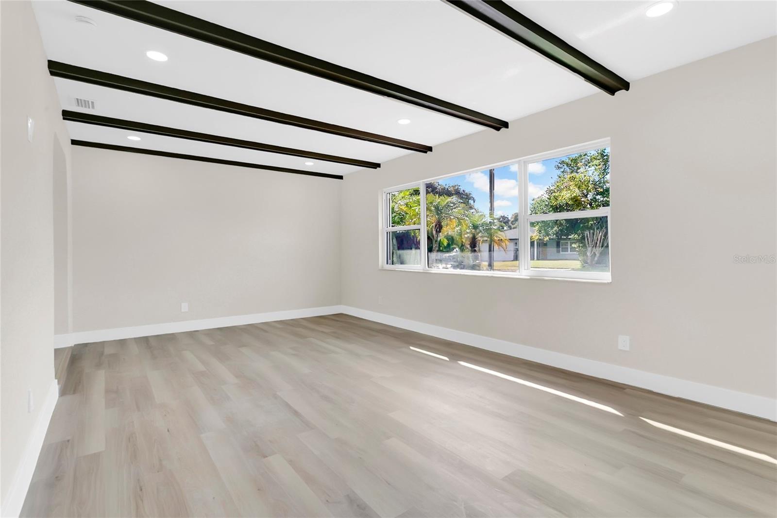 Image 5 of 34 For 330 Elkhorn Court