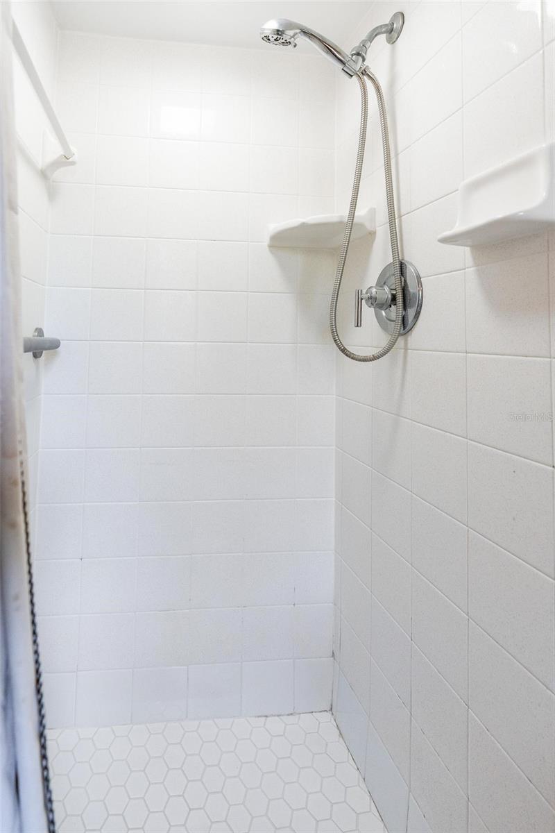 Image 12 of 33 For 1617 Campbell Avenue